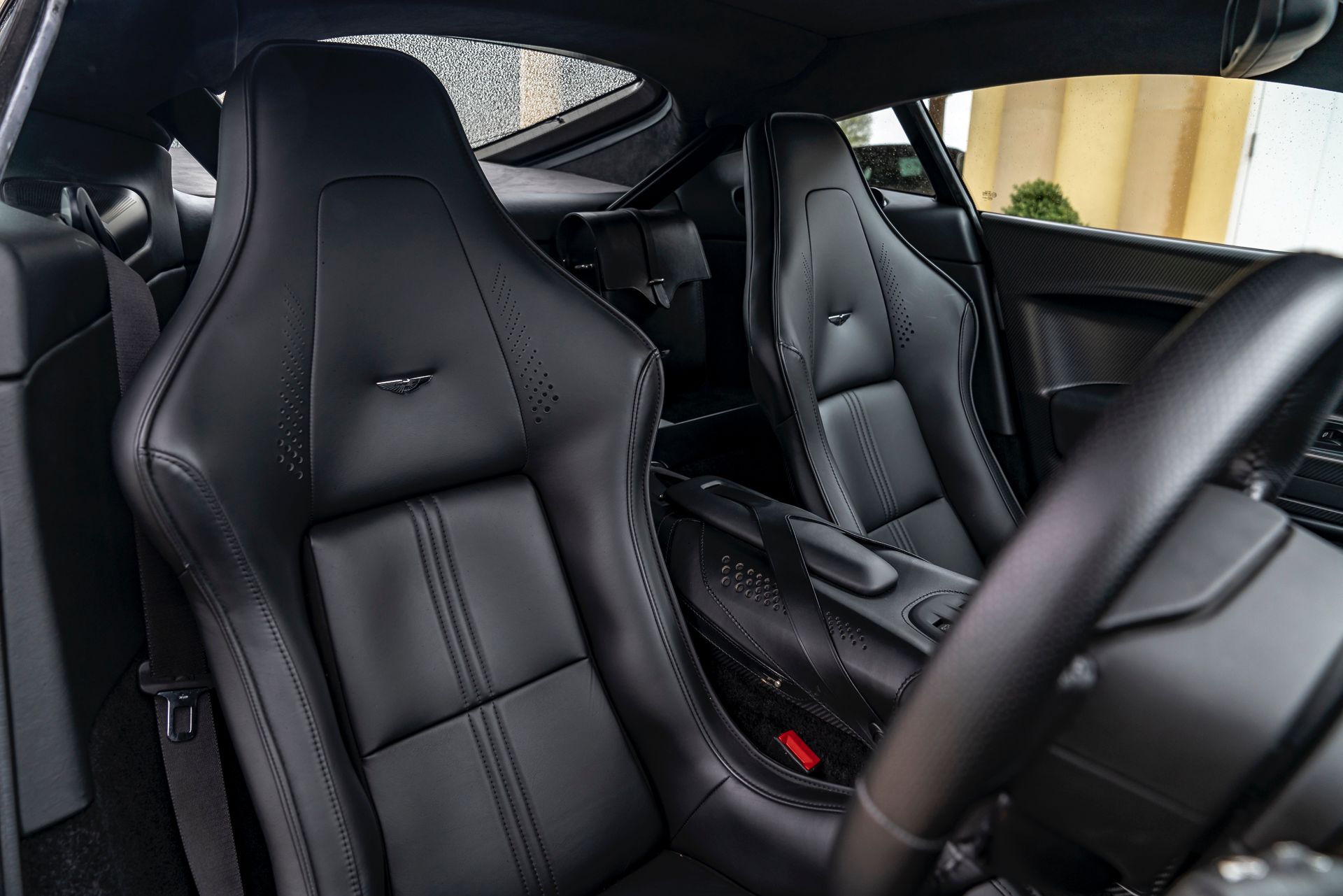 Aston Martin Vantage V600 5