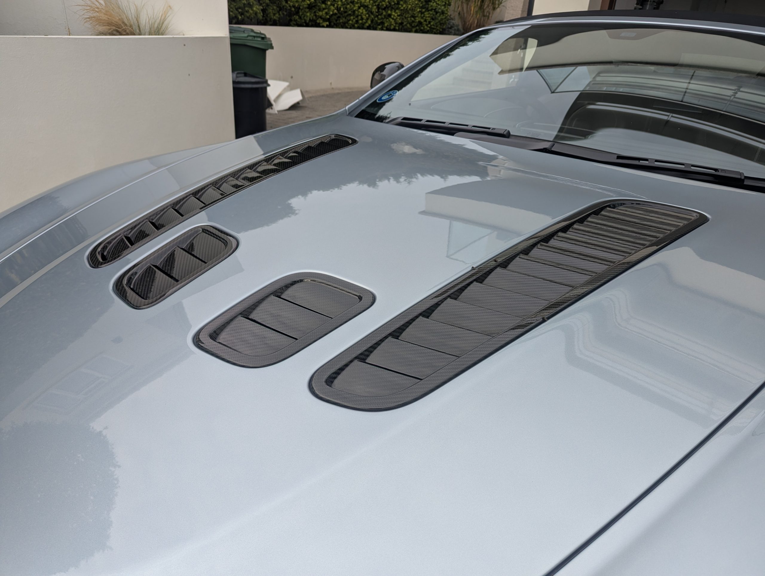 Vantage S V12 Roadster Rare 565 hp Dog Leg Manual 1 of only 91 4