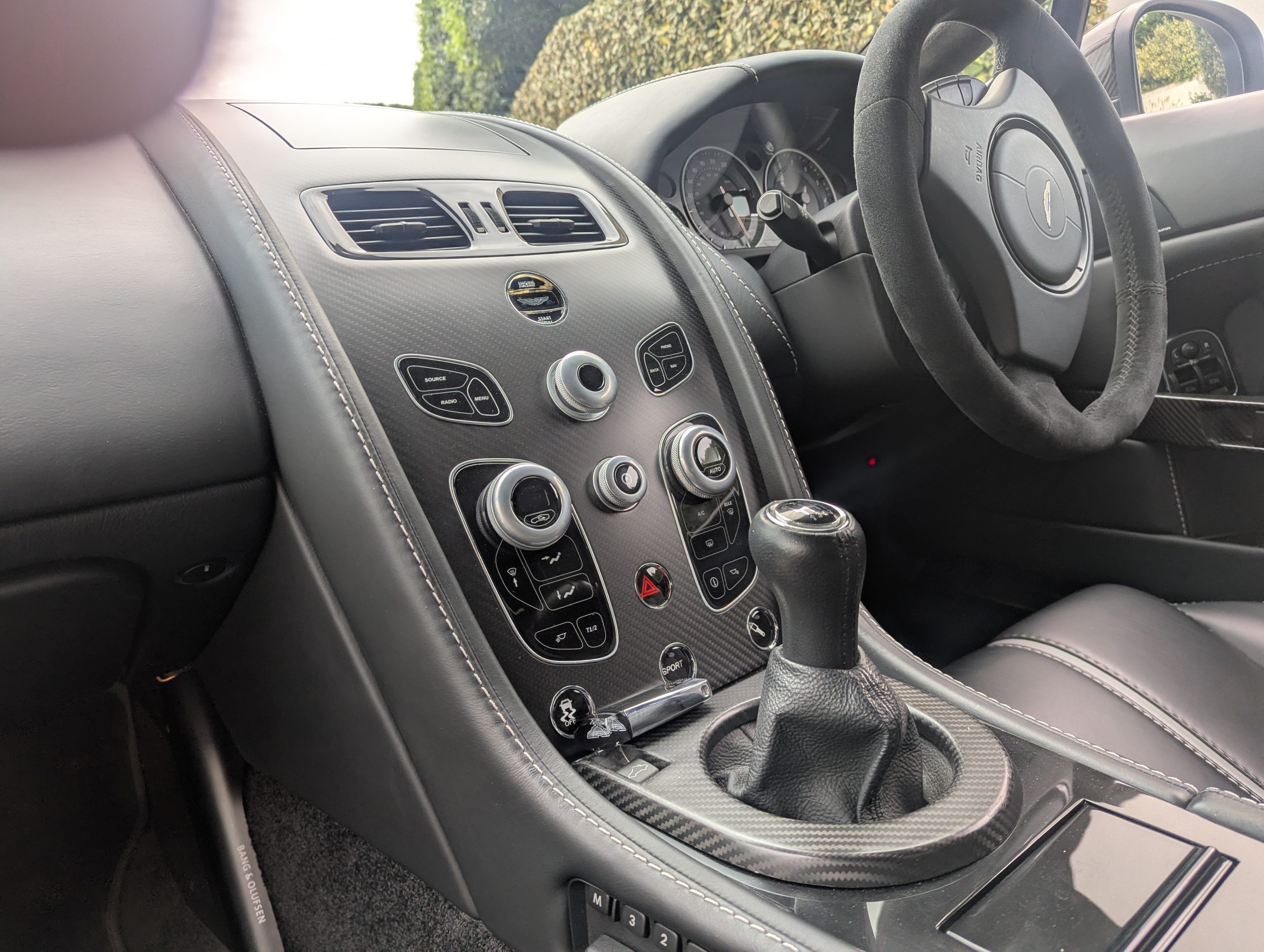Vantage S V12 Roadster Rare 565 hp Dog Leg Manual 1 of only 91 5